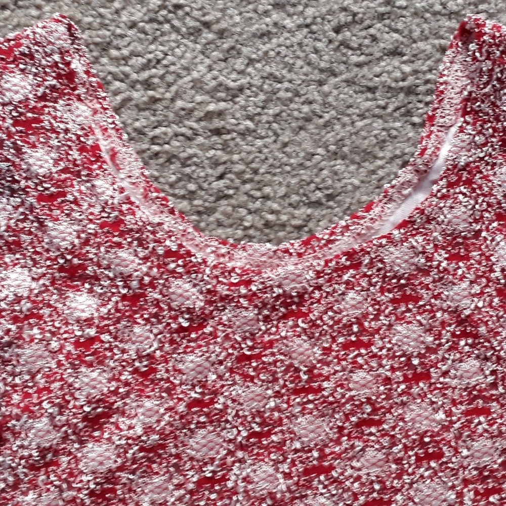 Crop top stretch material red & white with black l